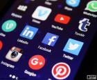 Sosyal medya iletişim platformları içerik kullanıcıları Web 2.0, heyecan, Facebook, Pinterest, Instagram, Google, YouTube tarafından kendilerini teknolojileri kullanarak online oluşturulduğu vardır...